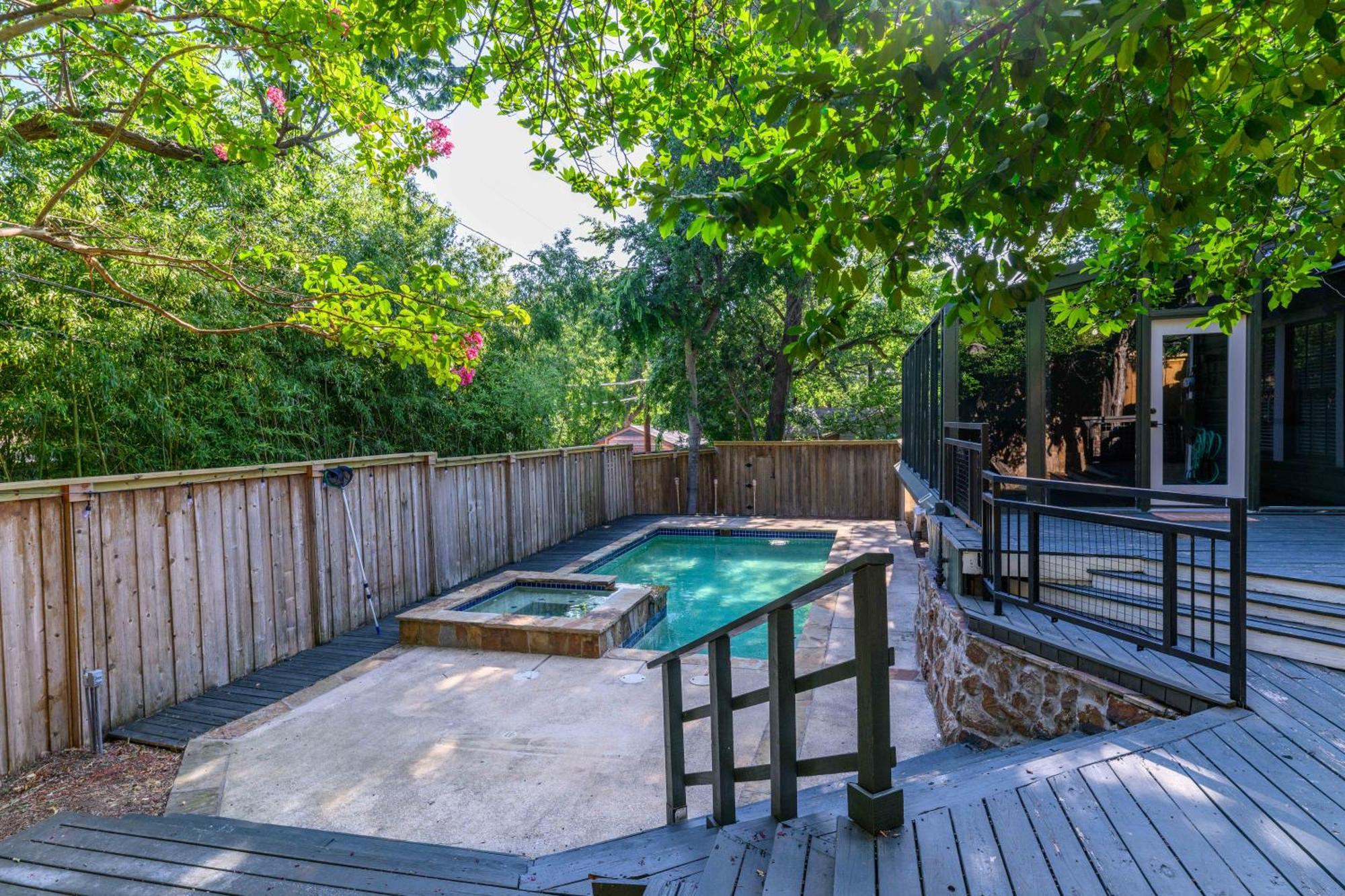 Kessler Park Getaway Villa Dallas Bagian luar foto