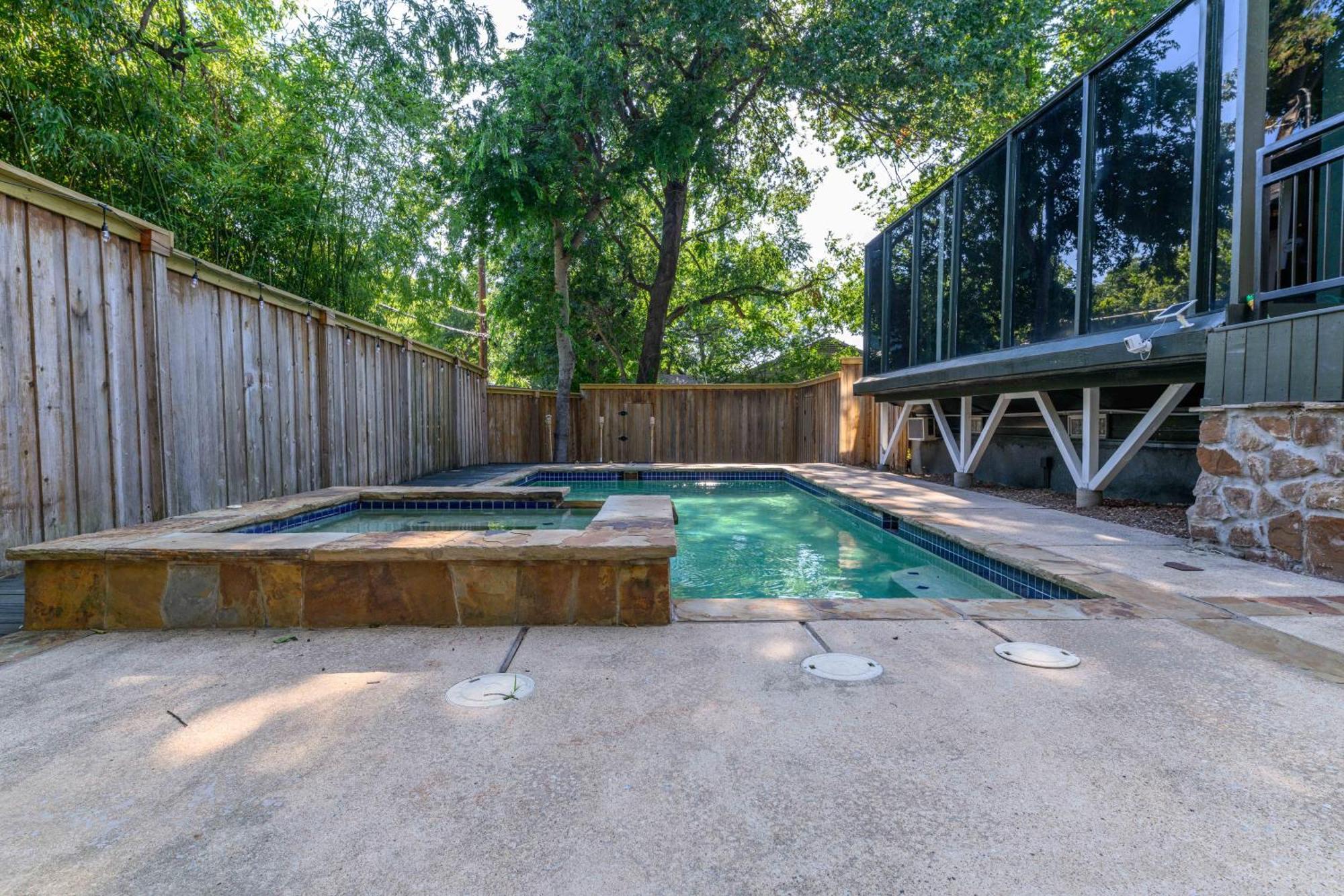 Kessler Park Getaway Villa Dallas Bagian luar foto